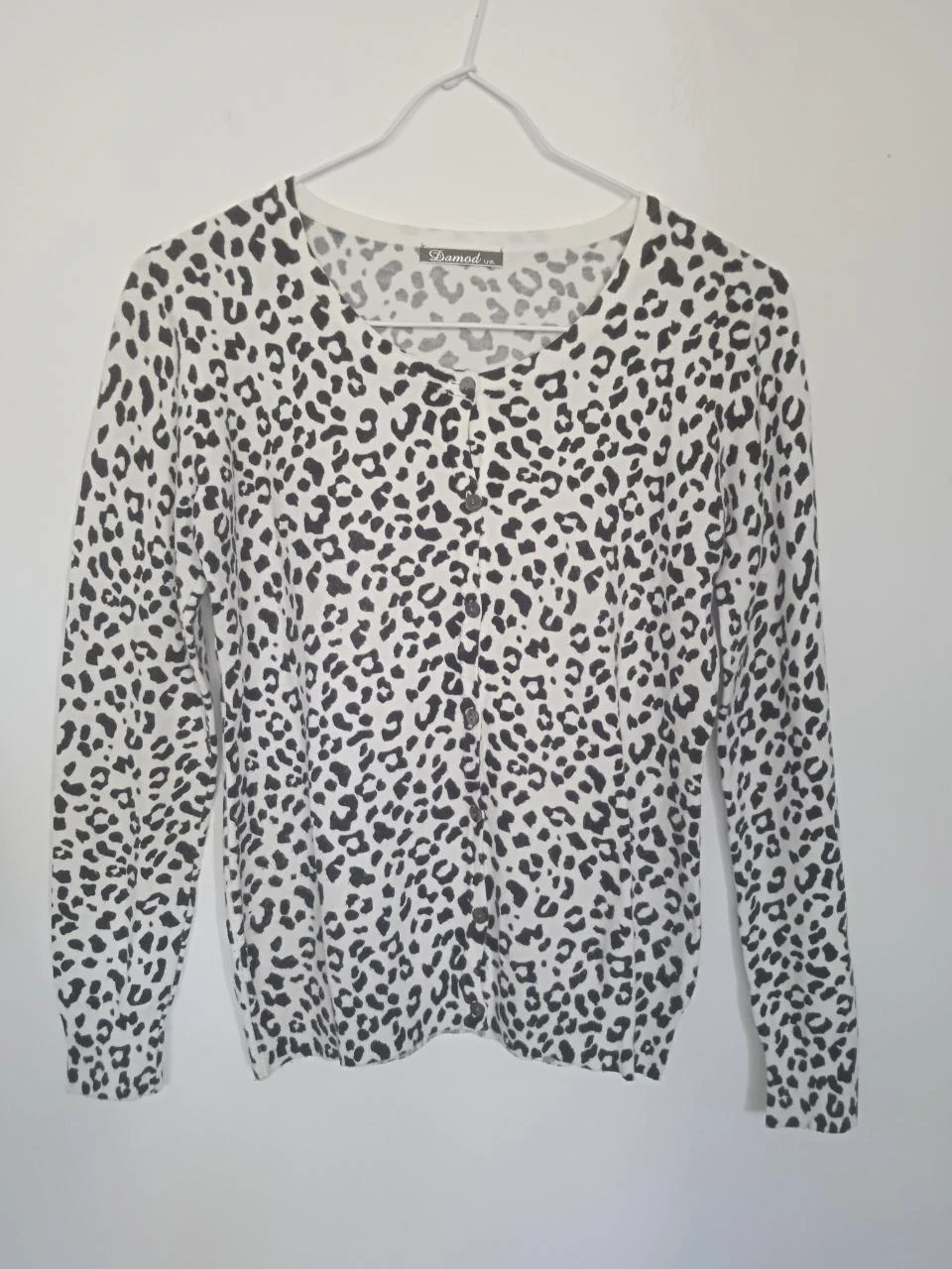 Gilet, cardigan, blanc à motifs léopard noirs taille 40